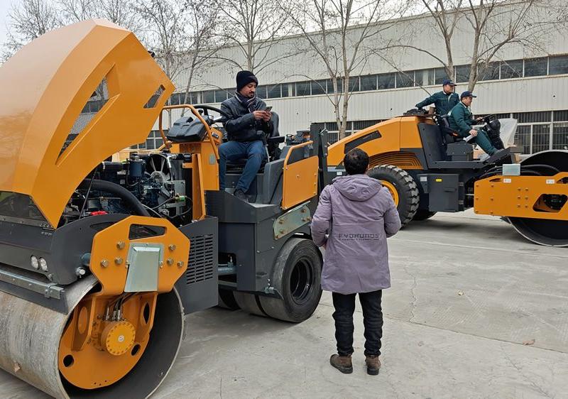 國外客戶來我廠參觀考察，并達(dá)成合作意向